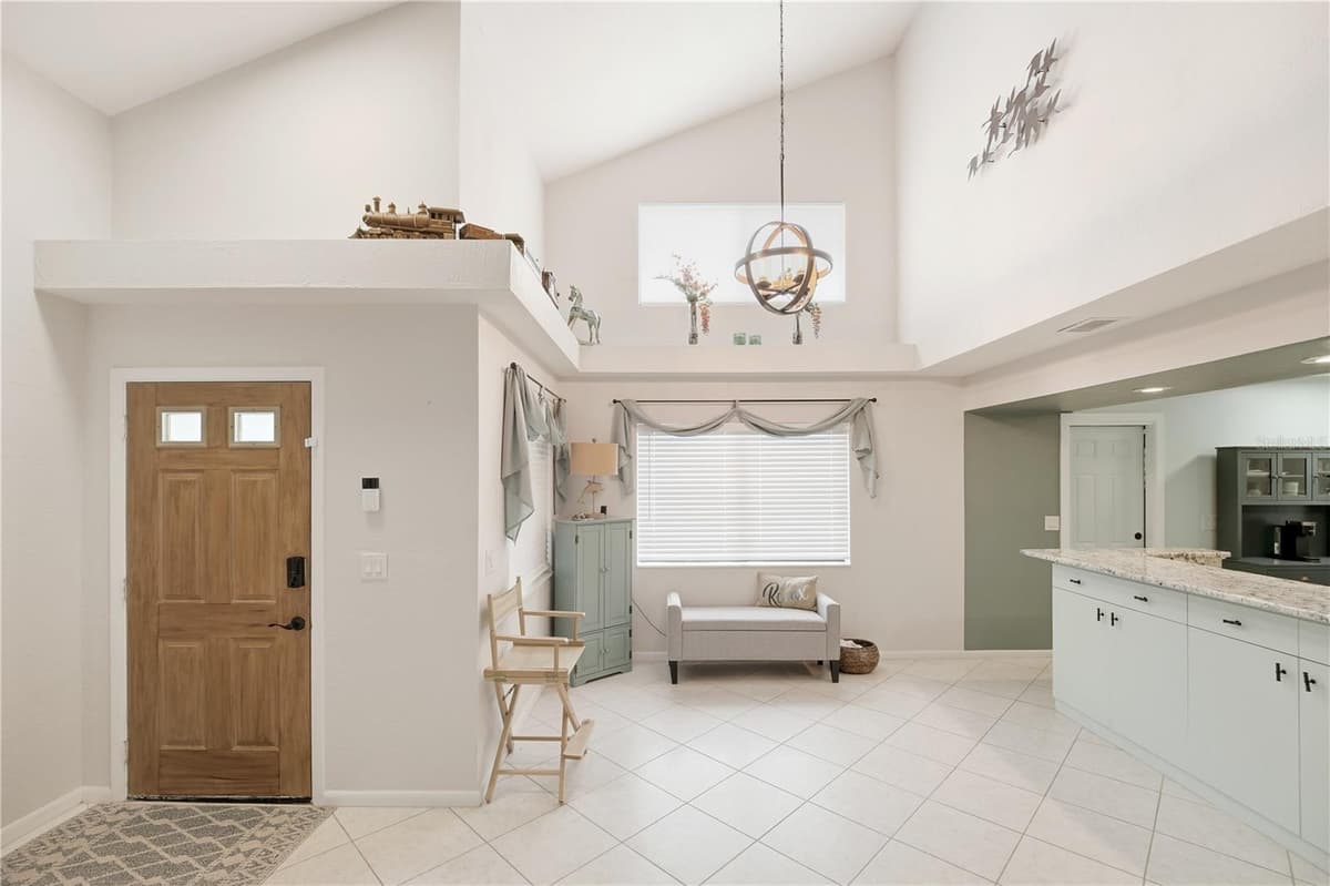 56 LAKE FOREST PLACE — photo 3 of 39