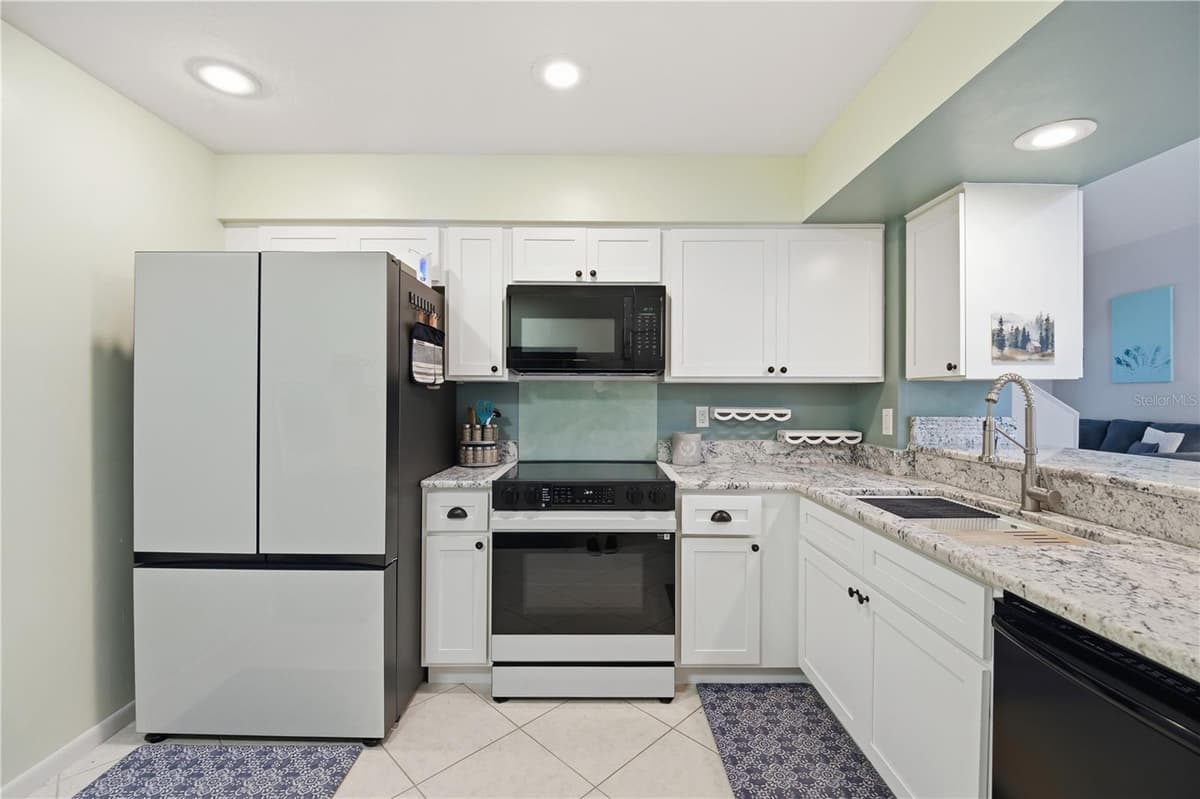 56 LAKE FOREST PLACE — photo 8 of 39