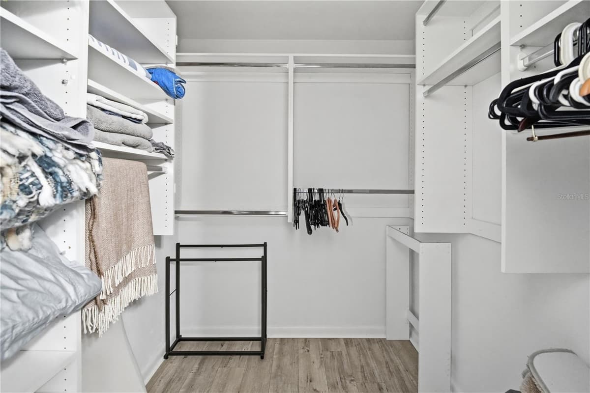 56 LAKE FOREST PLACE — photo 16 of 39