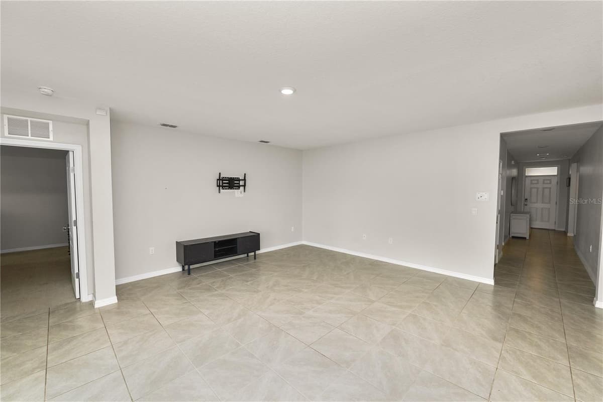 3141 CASPIAN FEATHER STREET — photo 7 of 45