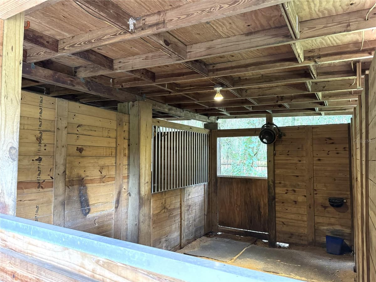 560 LAKE PLEASANT ROAD — photo 18 of 26