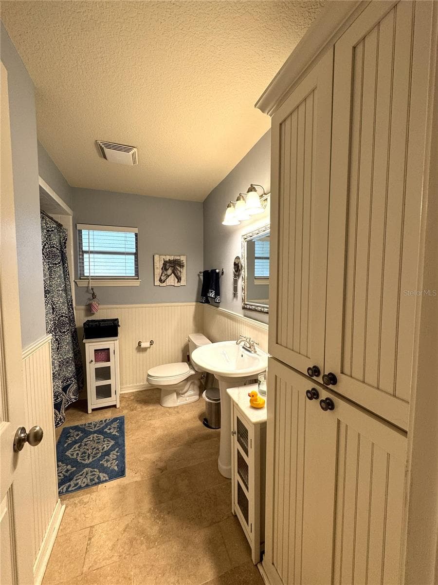 560 LAKE PLEASANT ROAD — photo 12 of 26