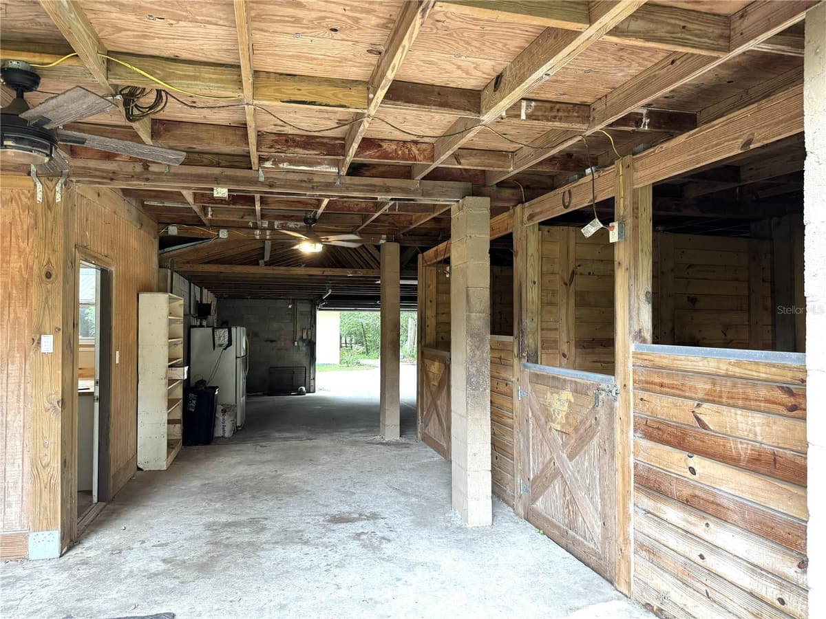 560 LAKE PLEASANT ROAD — photo 15 of 26