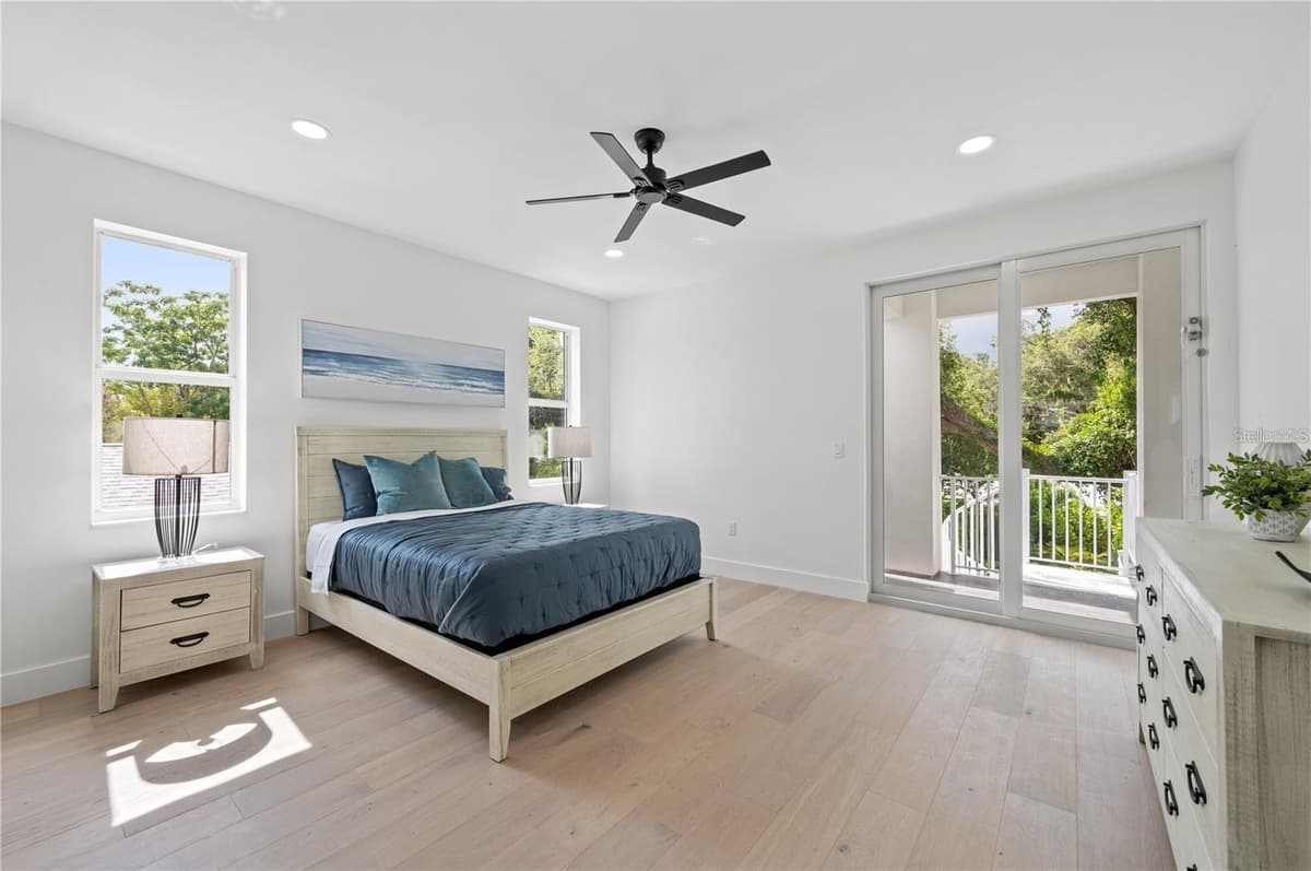 1647 SIESTA DRIVE — photo 33 of 43