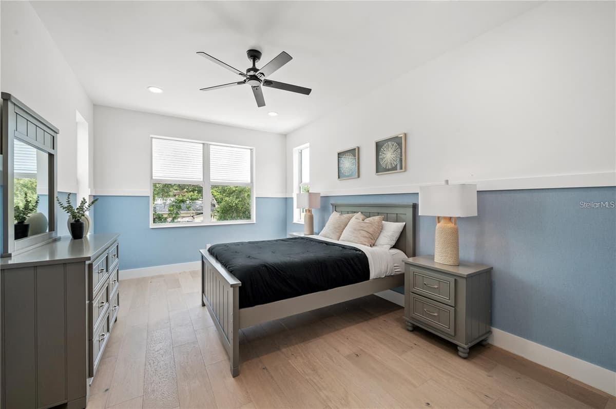 1647 SIESTA DRIVE — photo 37 of 43