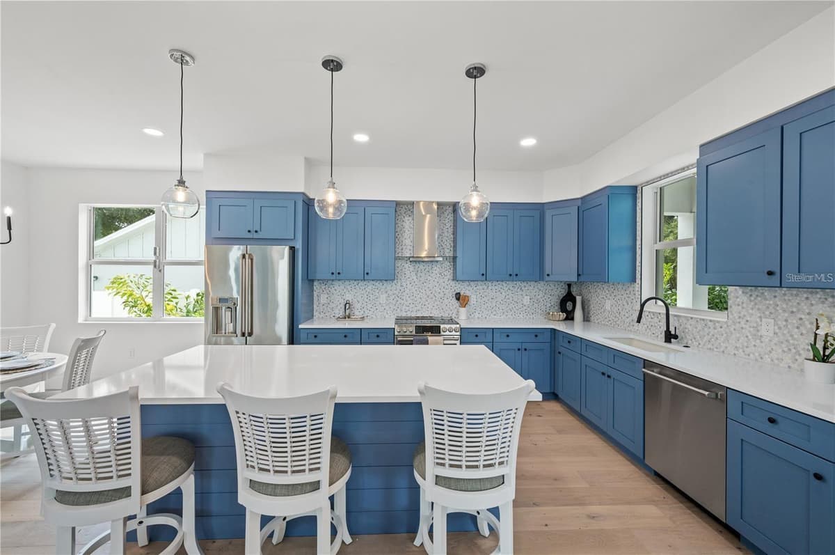 1647 SIESTA DRIVE — photo 19 of 43