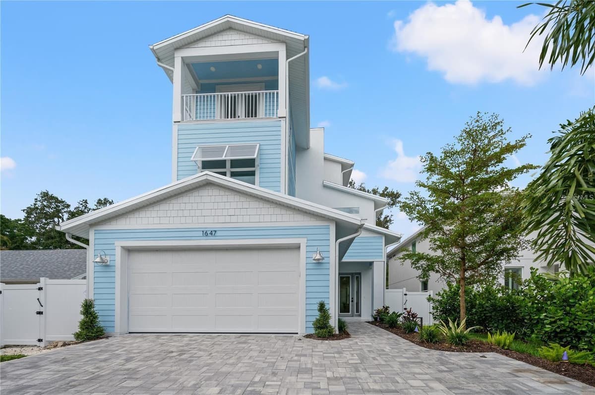 1647 SIESTA DRIVE — photo 3 of 43