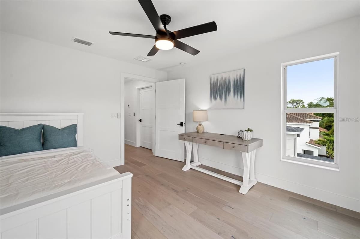 1647 SIESTA DRIVE — photo 31 of 43