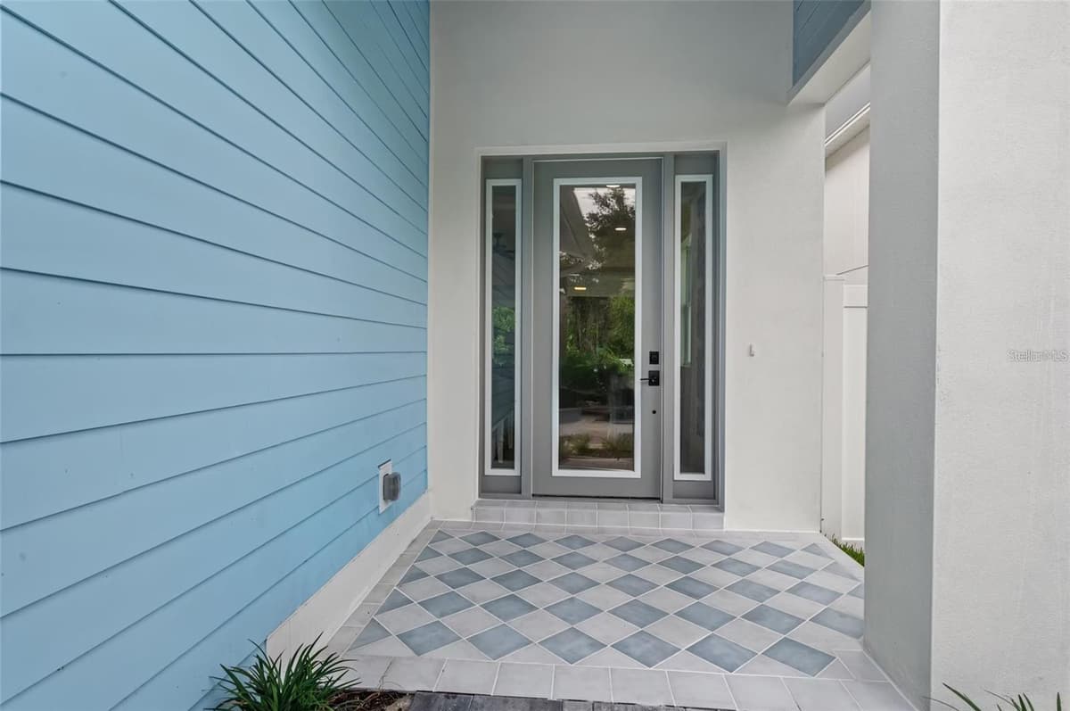 1647 SIESTA DRIVE — photo 7 of 43