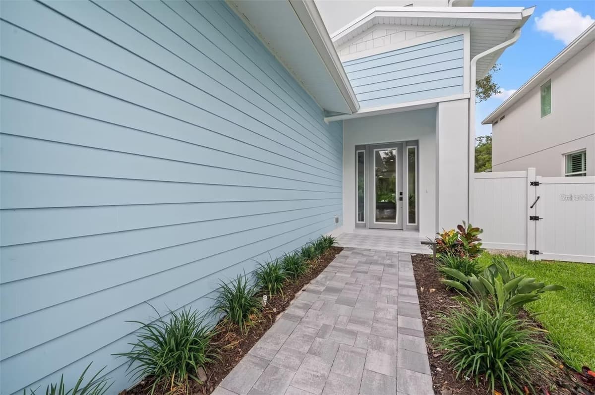 1647 SIESTA DRIVE — photo 6 of 43