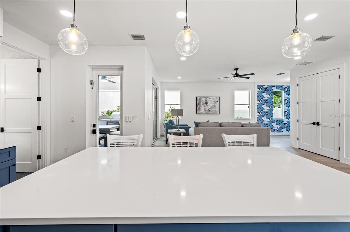 1647 SIESTA DRIVE — photo 21 of 43
