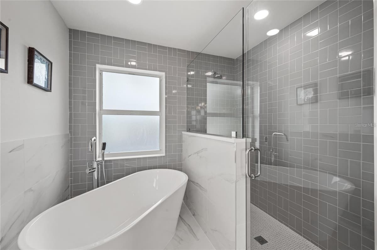 1647 SIESTA DRIVE — photo 30 of 43
