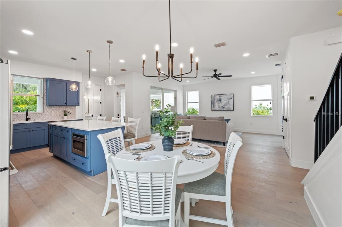1647 SIESTA DRIVE — photo 20 of 43