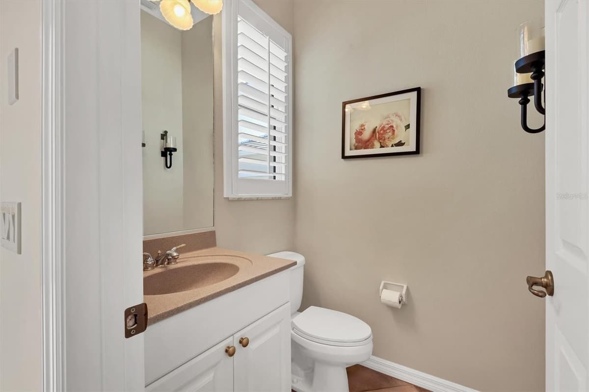 321 DULMER DRIVE — photo 36 of 92