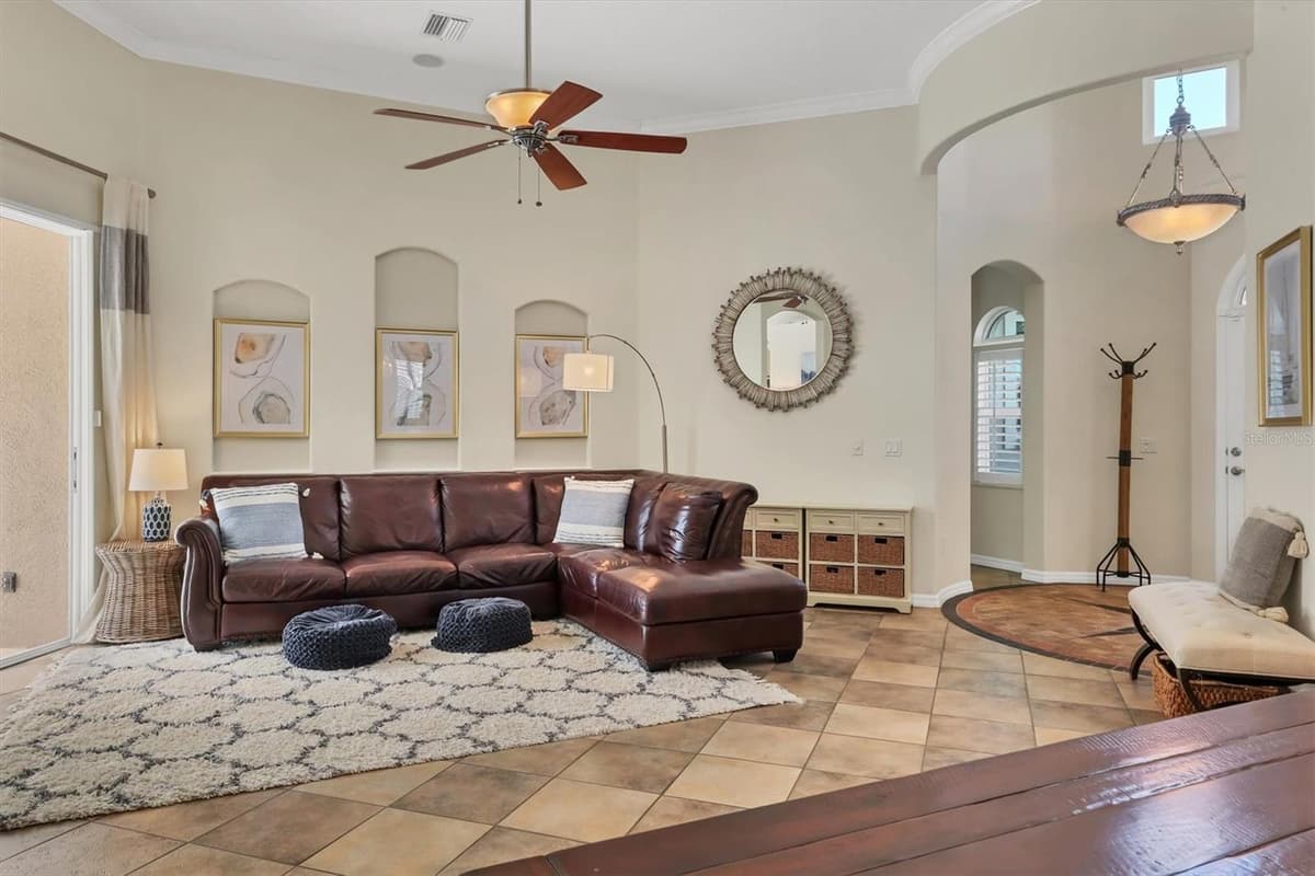321 DULMER DRIVE — photo 17 of 92