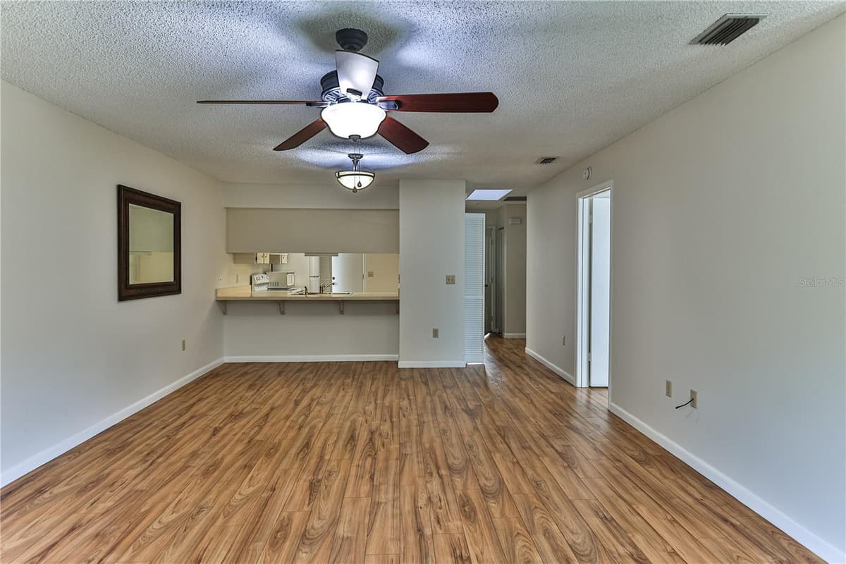 3333 LIVERPOOL POINT — photo 4 of 40