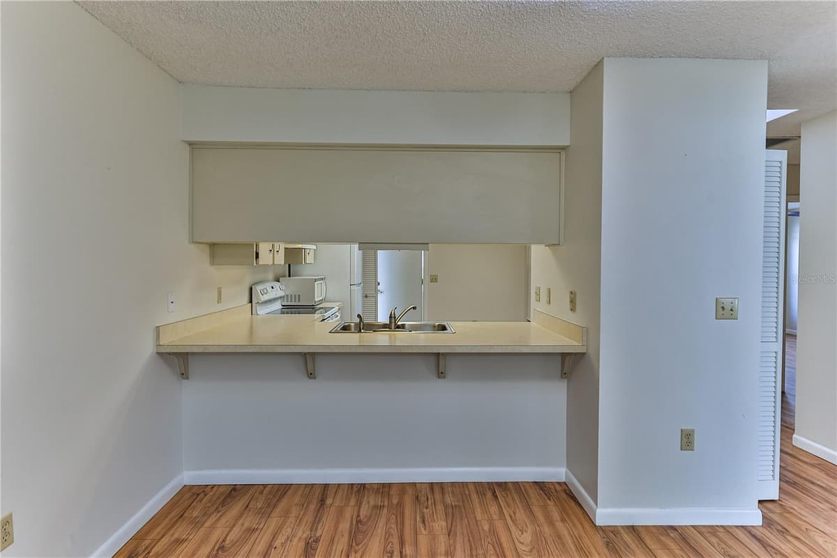 3333 LIVERPOOL POINT — photo 5 of 40