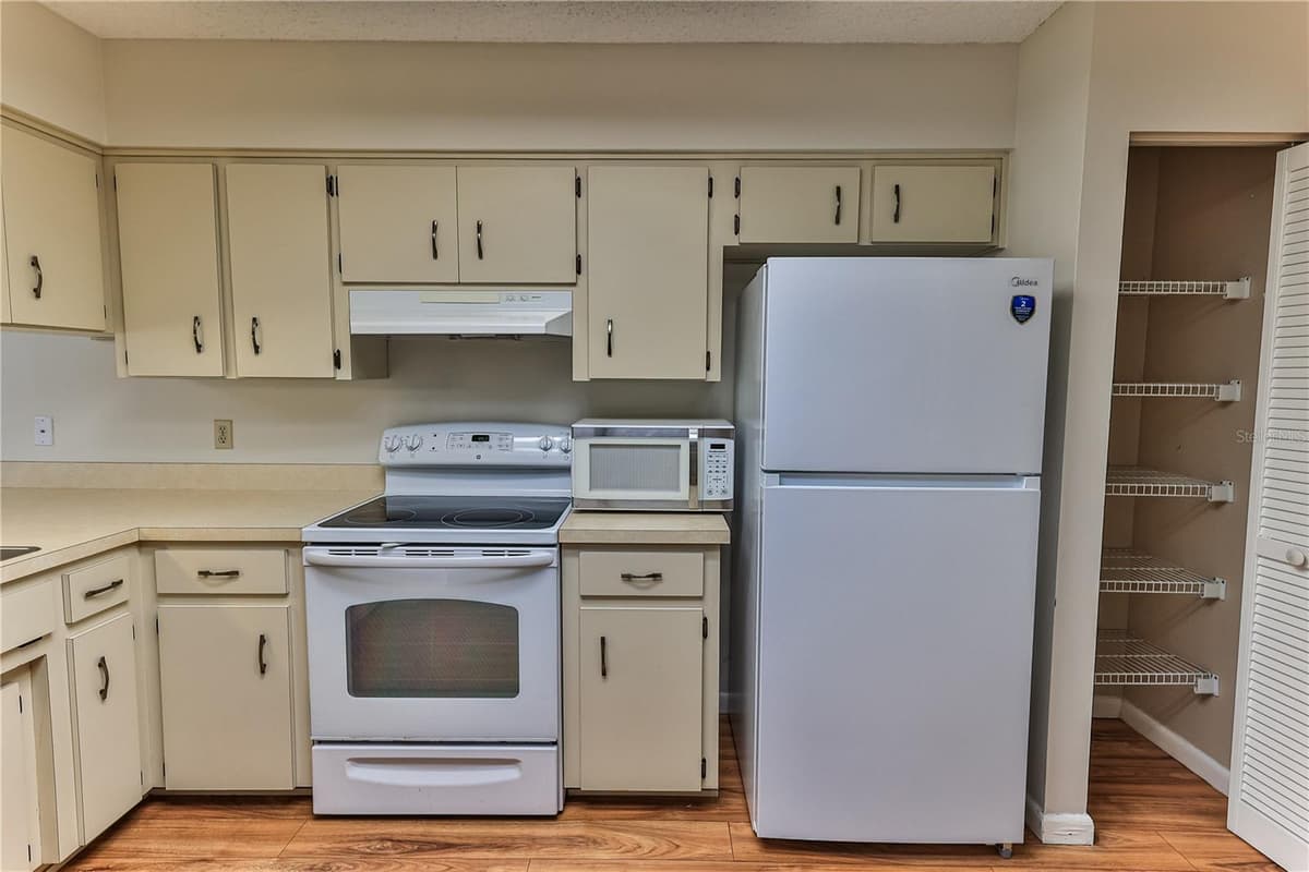 3333 LIVERPOOL POINT — photo 7 of 40