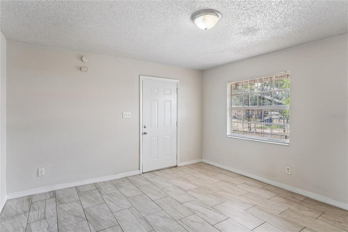 9608 10TH STREET — photo 3 of 23