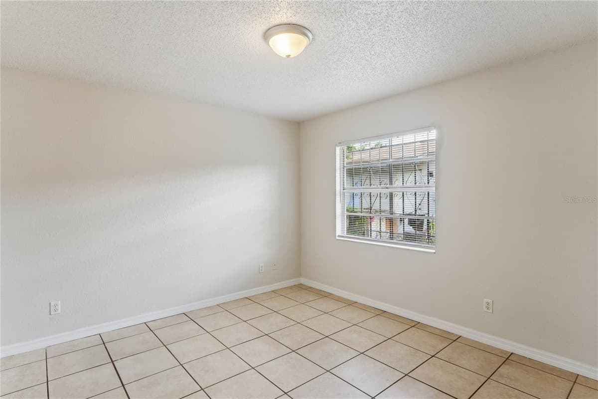 9608 10TH STREET — photo 10 of 23