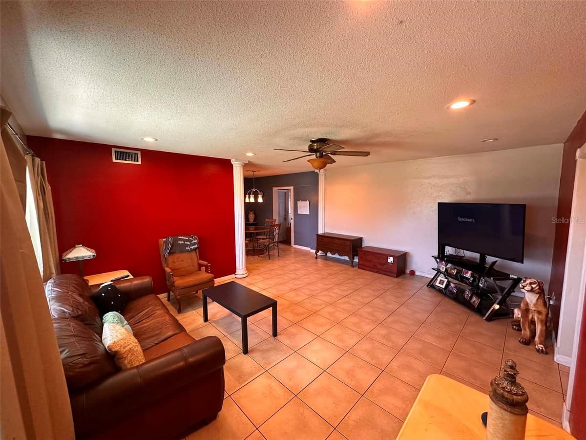 8923 110TH LANE — photo 3 of 10