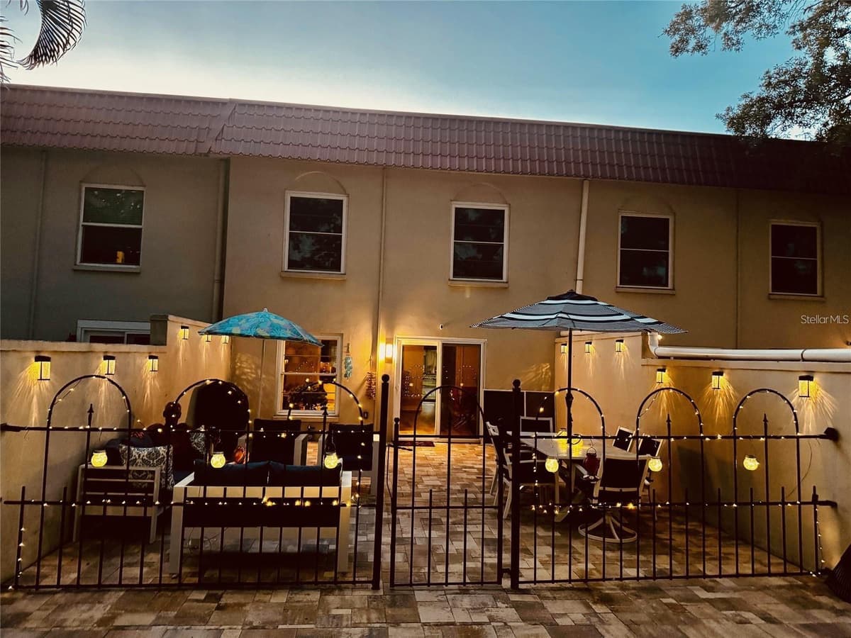 2700 BAYSHORE BOULEVARD — photo 4 of 52