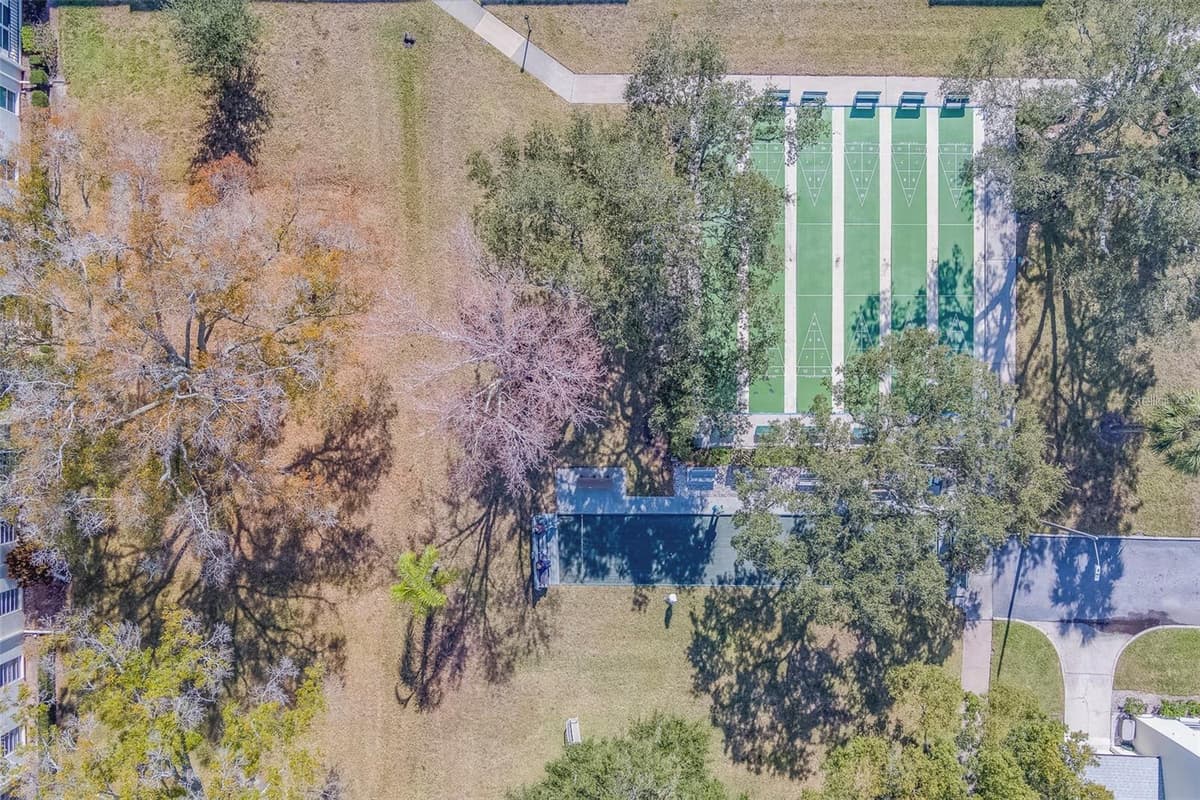 2700 BAYSHORE BOULEVARD — photo 47 of 52