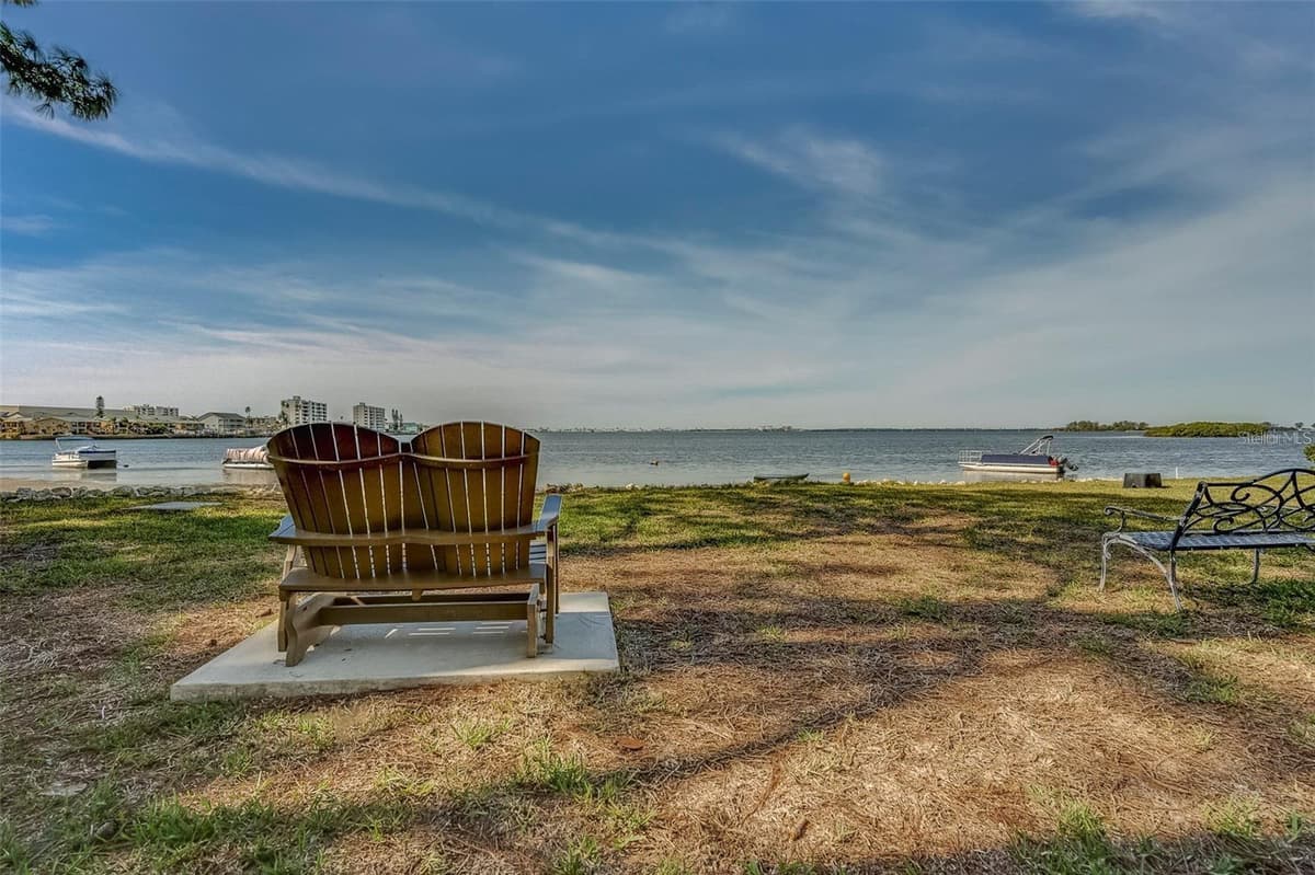 2700 BAYSHORE BOULEVARD — photo 41 of 52