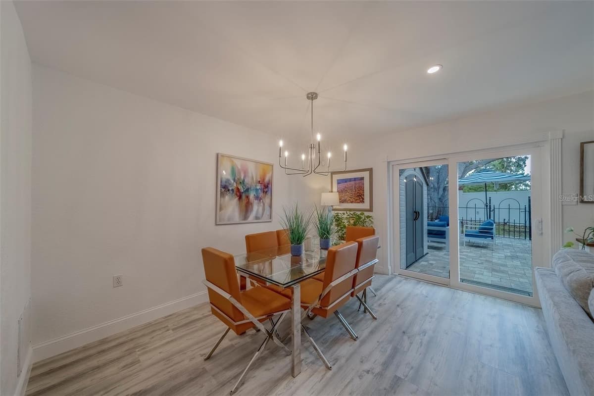 2700 BAYSHORE BOULEVARD — photo 13 of 52