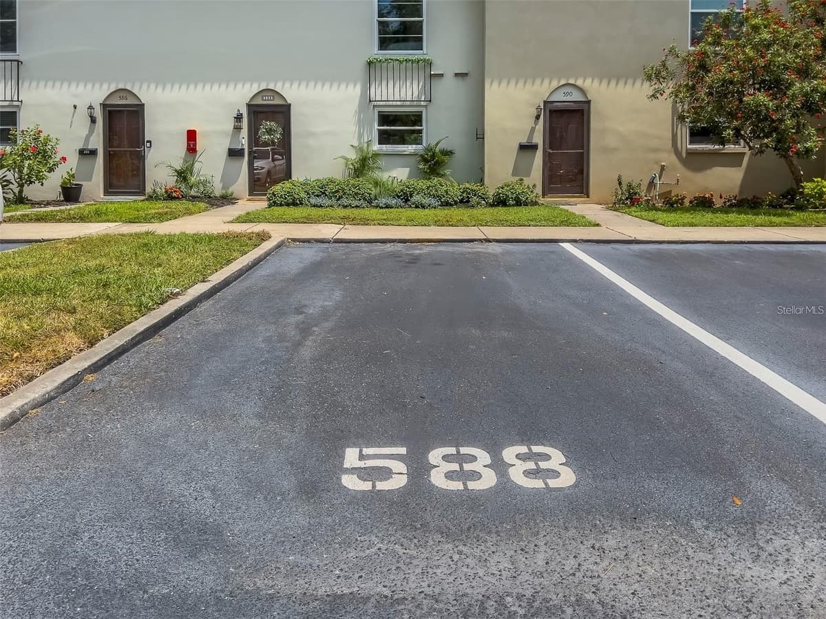 2700 BAYSHORE BOULEVARD — photo 38 of 52