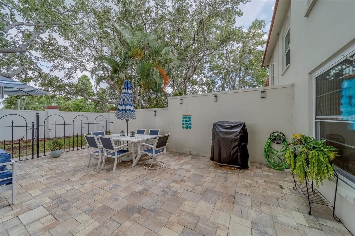 2700 BAYSHORE BOULEVARD — photo 33 of 52