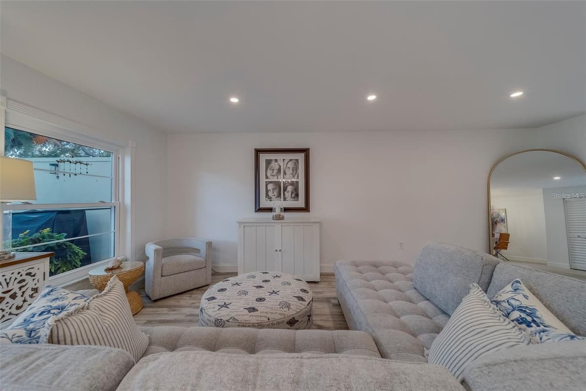 2700 BAYSHORE BOULEVARD — photo 11 of 52