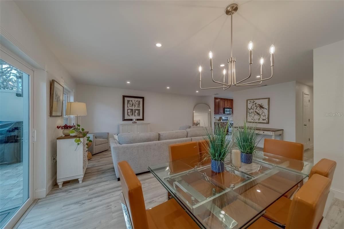 2700 BAYSHORE BOULEVARD — photo 14 of 52