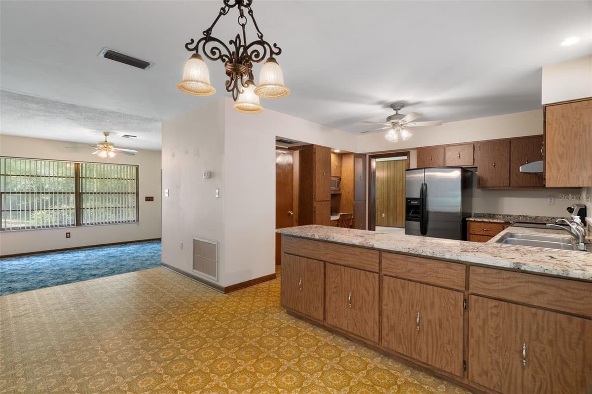 6095 ZIRKELS CIRCLE — photo 12 of 47