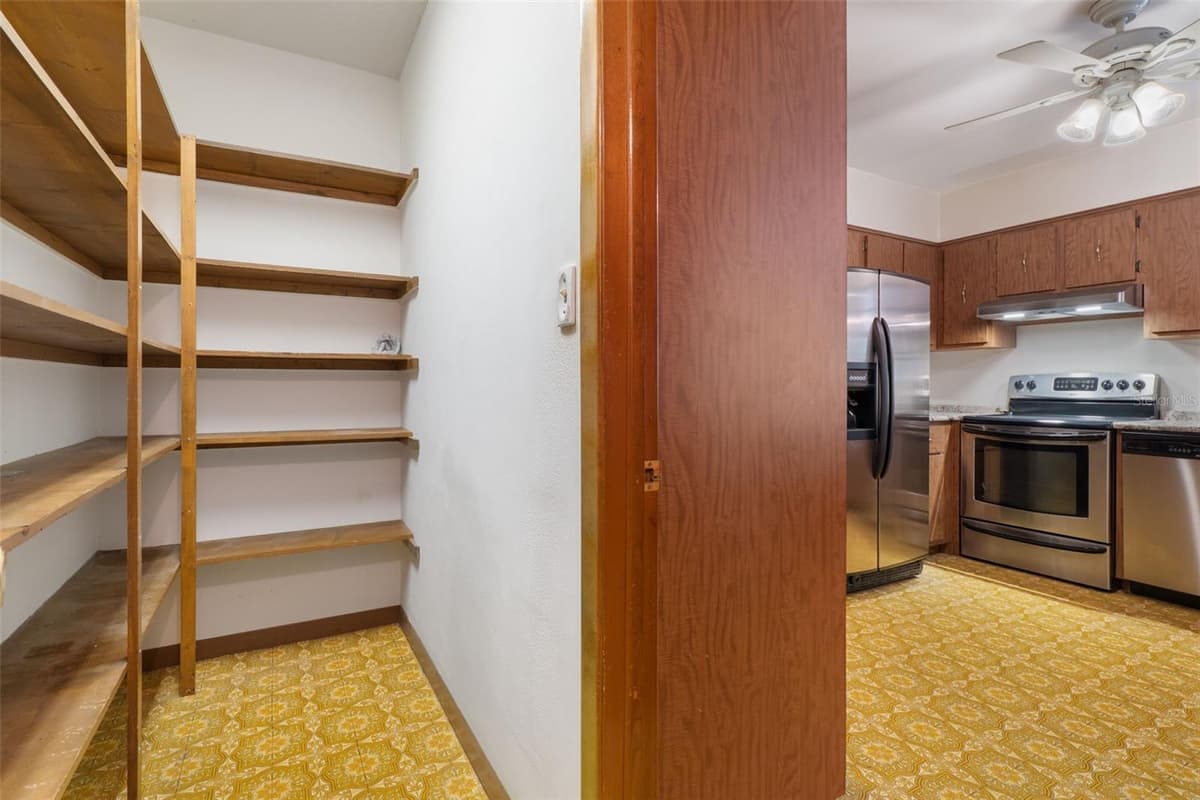 6095 ZIRKELS CIRCLE — photo 18 of 47