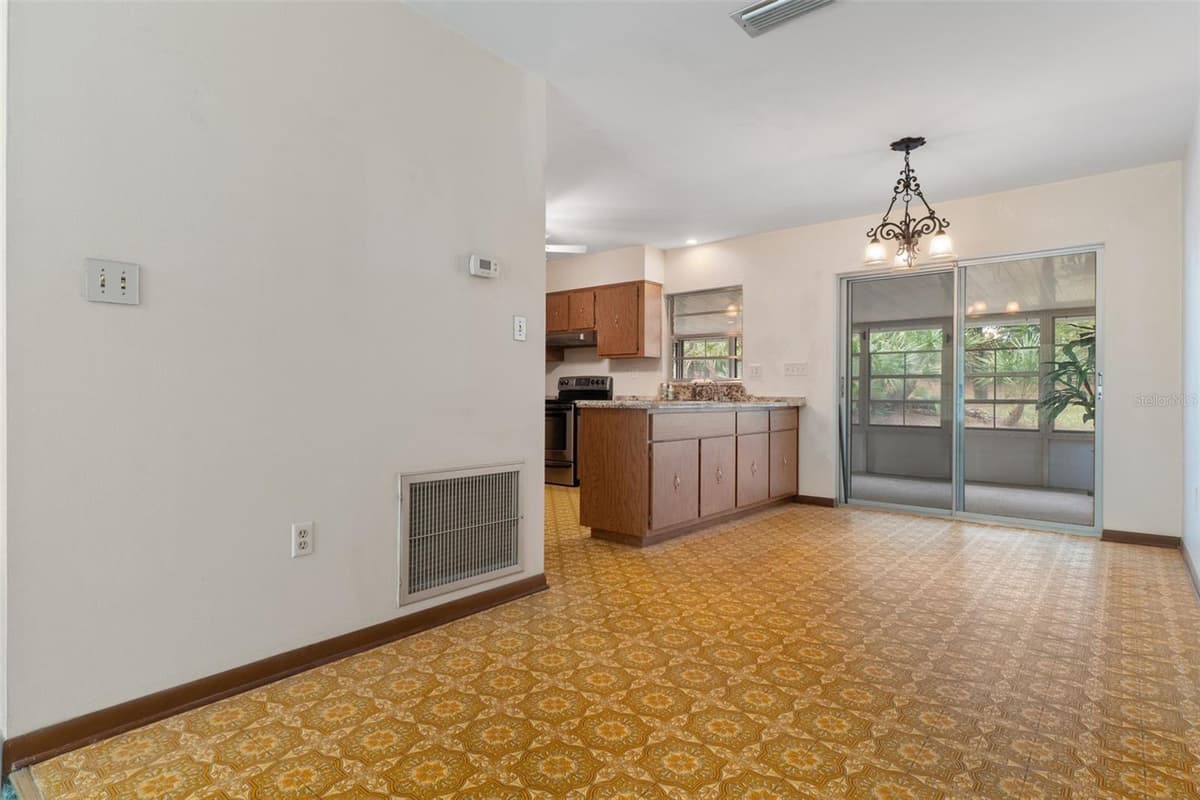 6095 ZIRKELS CIRCLE — photo 9 of 47