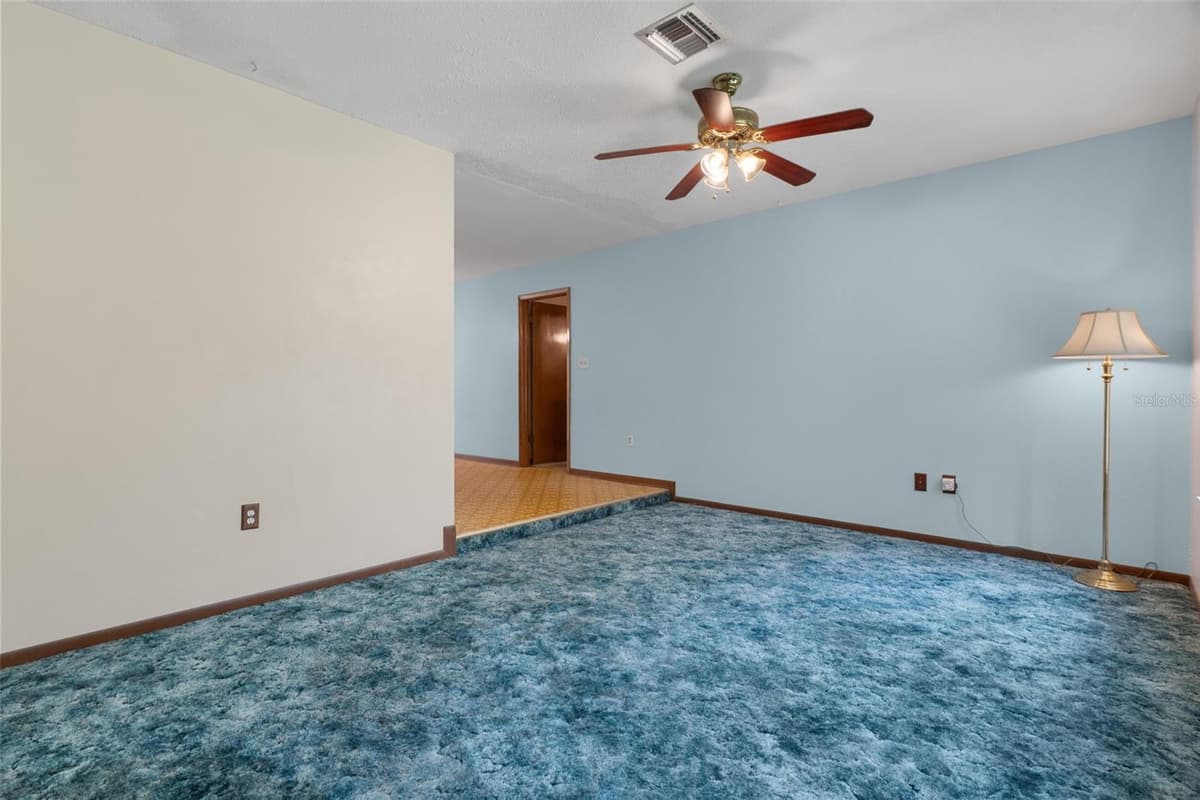 6095 ZIRKELS CIRCLE — photo 6 of 47