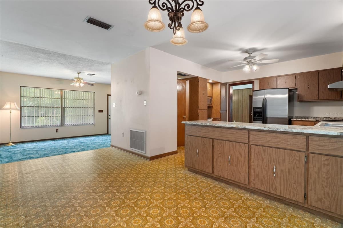6095 ZIRKELS CIRCLE — photo 11 of 47