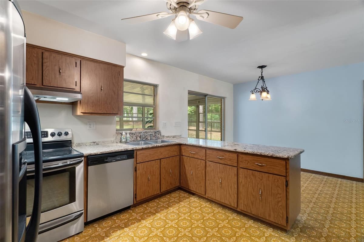 6095 ZIRKELS CIRCLE — photo 15 of 47