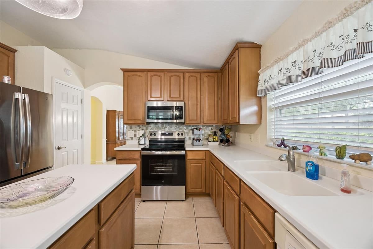 6169 FROGGATT STREET — photo 15 of 34