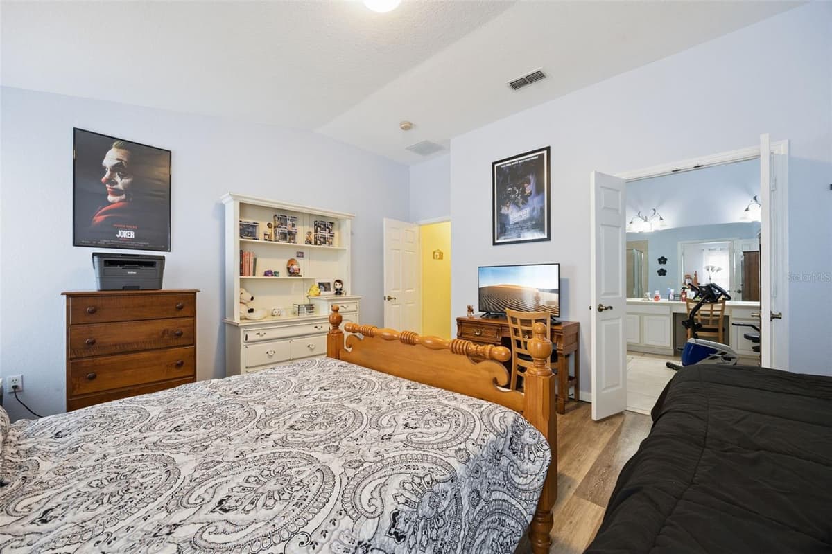 6169 FROGGATT STREET — photo 17 of 34