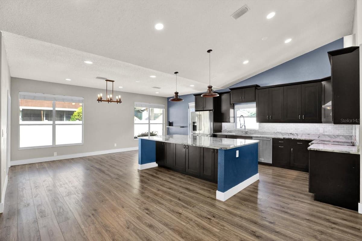 1427 BAY VIEW STREET — photo 14 of 49