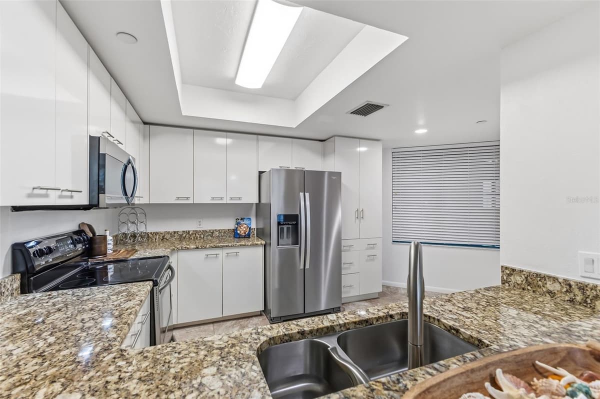 1540 GULF BOULEVARD — photo 8 of 45