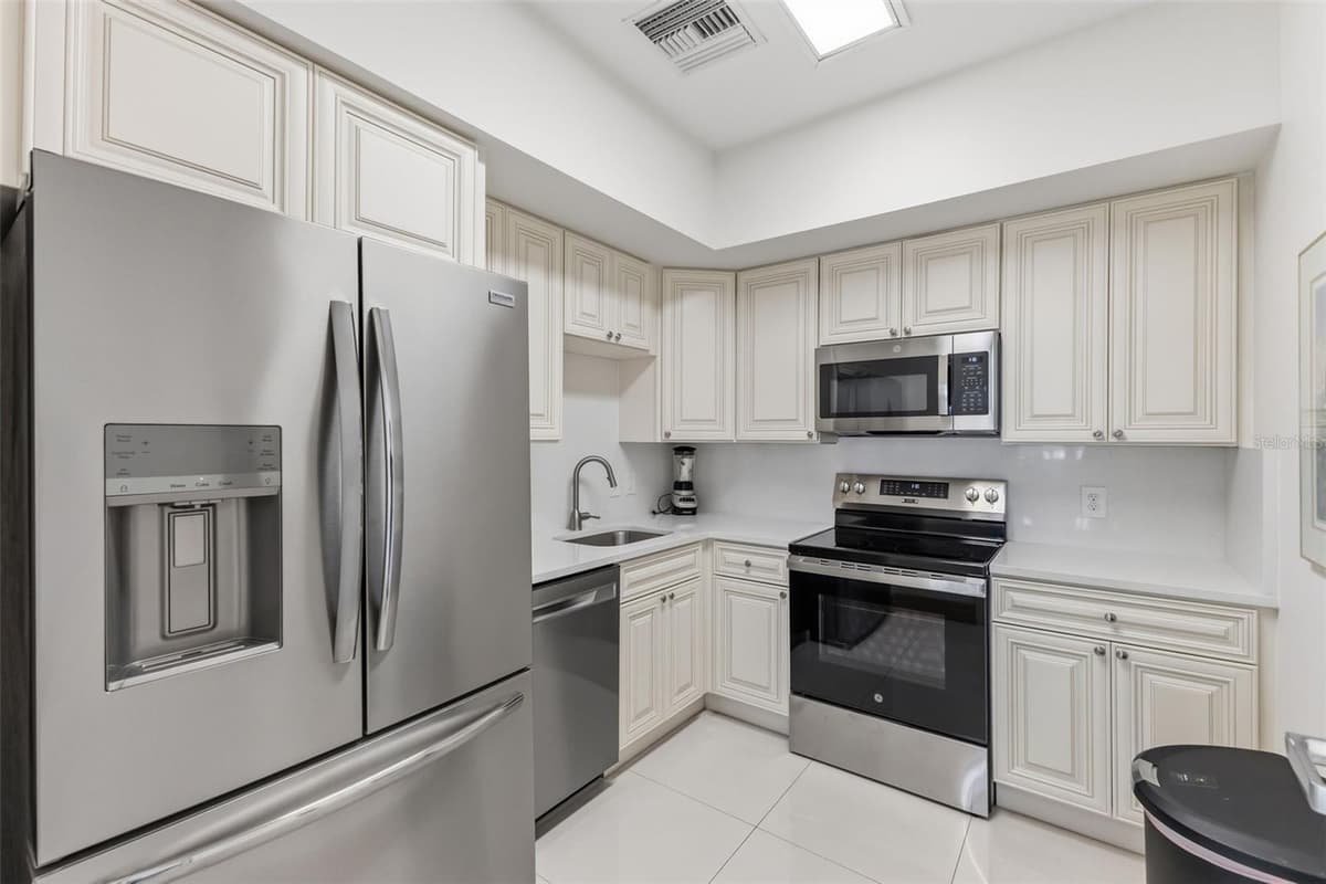 1540 GULF BOULEVARD — photo 43 of 45