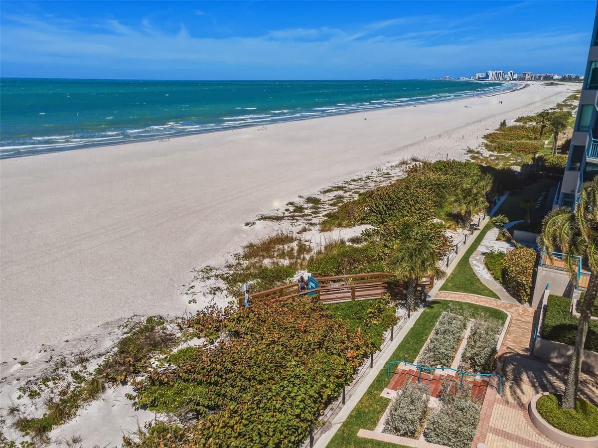 1540 GULF BOULEVARD — photo 30 of 45