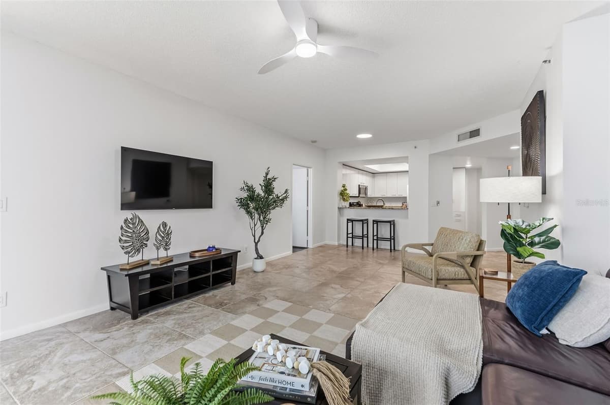 1540 GULF BOULEVARD — photo 6 of 45