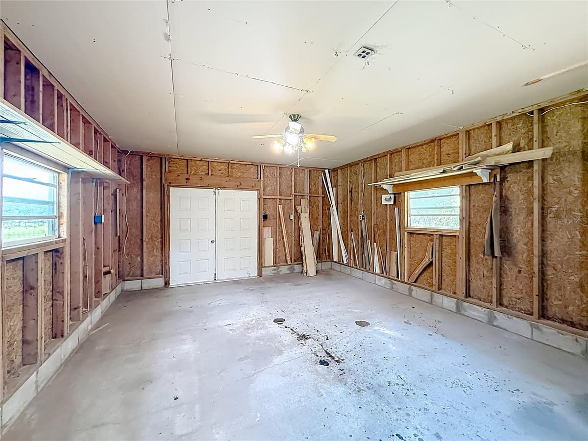 2833 ROSE AVENUE — photo 35 of 38