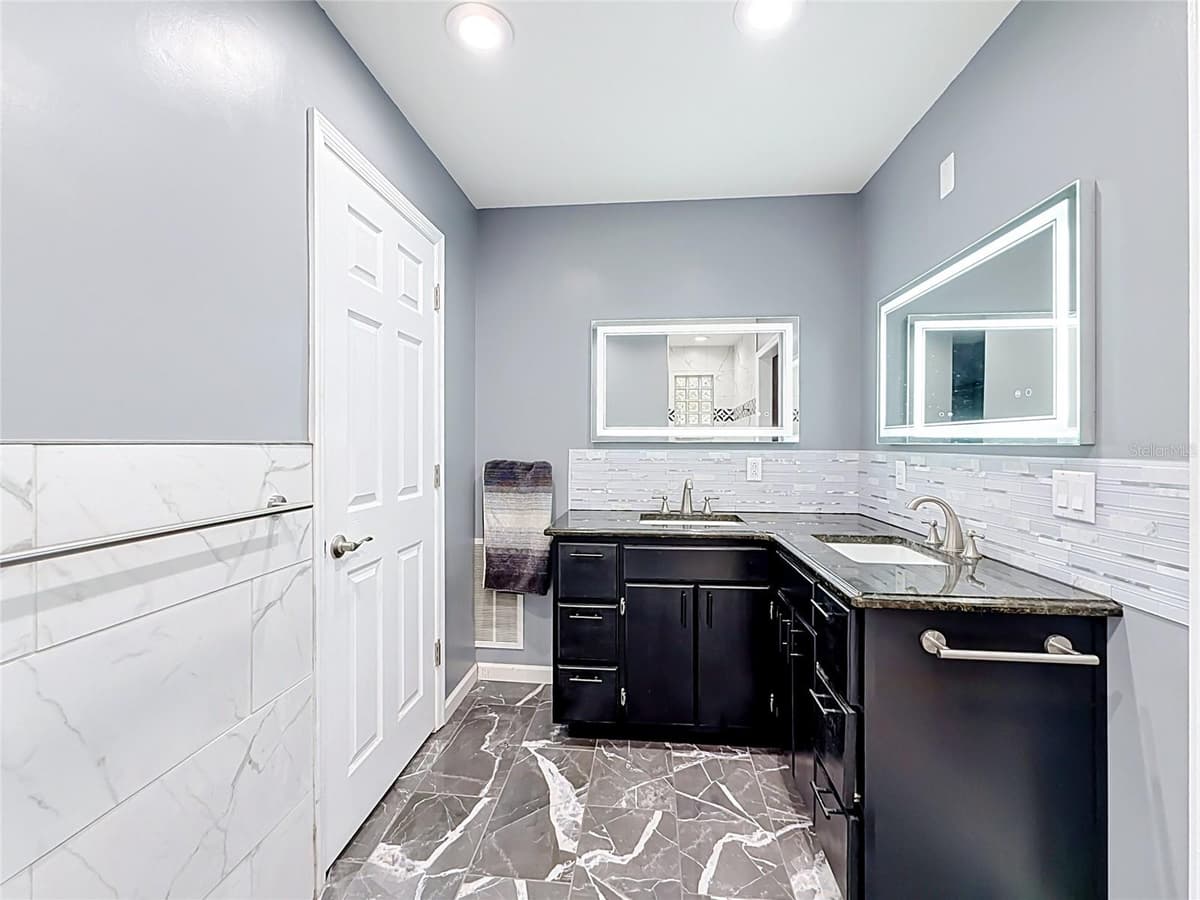 2833 ROSE AVENUE — photo 18 of 38