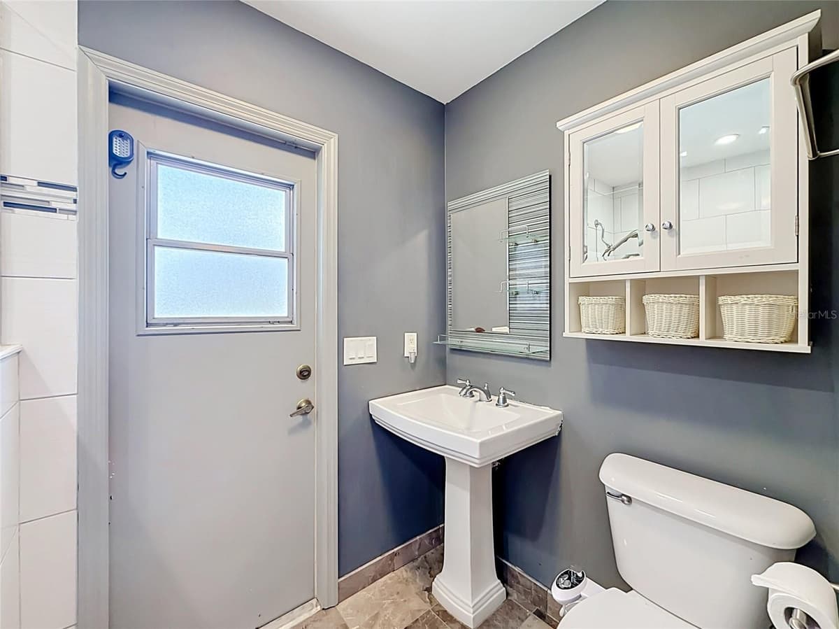 2833 ROSE AVENUE — photo 25 of 38
