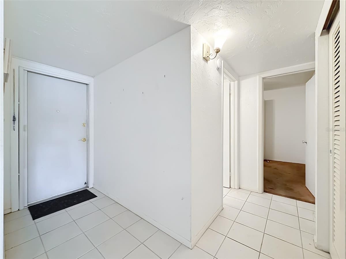 9945 47TH AVENUE — photo 8 of 65